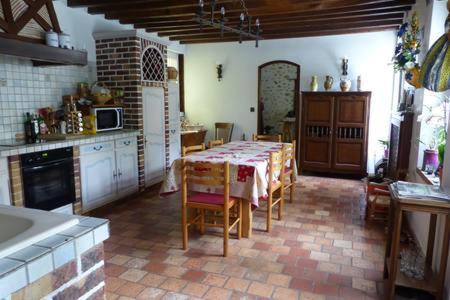 Maison D'Hotes La Source Маньї-ле-Амо Екстер'єр фото